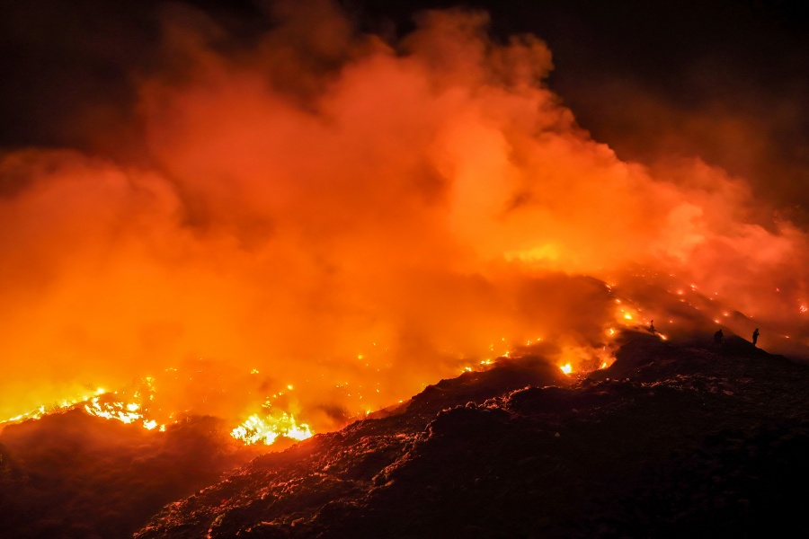 Indonesia apuesta por la siembra de nubes para combatir los incendios