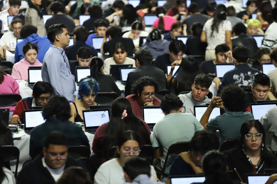 Aspirantes de la UNAM concluyen examen de control presencial
