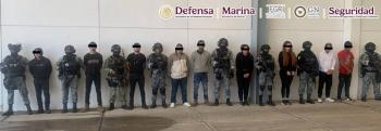 Fuerzas Armadas detienen a nueve integrantes de organizaci&oacute;n delictiva en Michoac&aacute;n; aseguran armas, explosivos y veh&iacute;culos