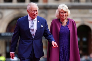 La reina Camila admiti&oacute; que le cost&oacute; mantener en secreto el c&aacute;ncer de Carlos III