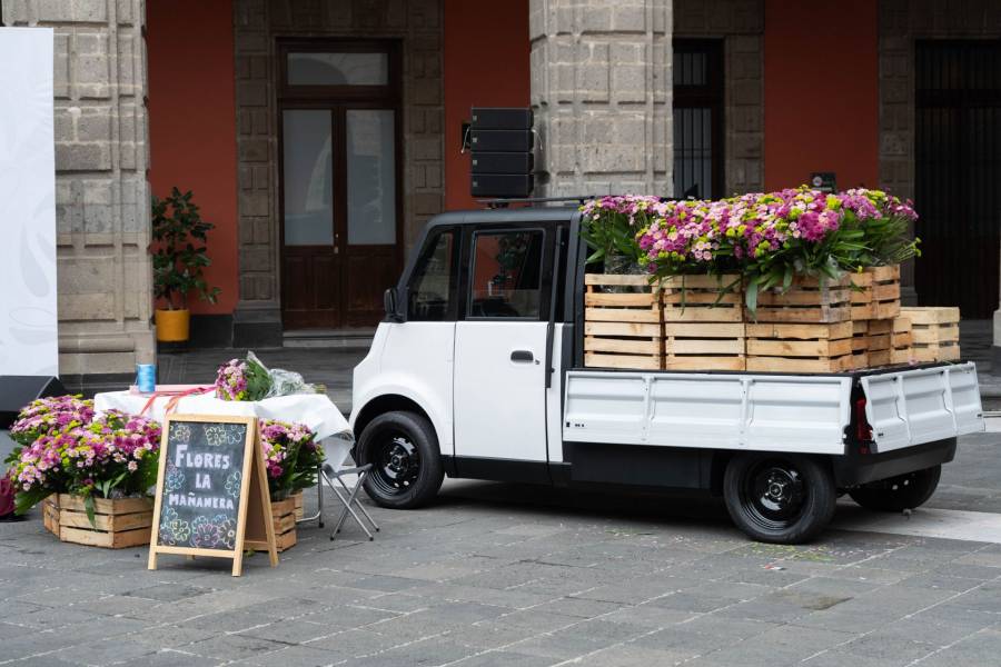 Sheinbaum presenta Olinia de Carga y anuncia convocatoria para su producción en México