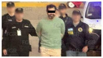 Contraalmirante Fernando Far&iacute;as Laguna es trasladado a M&eacute;xico desde Argentina