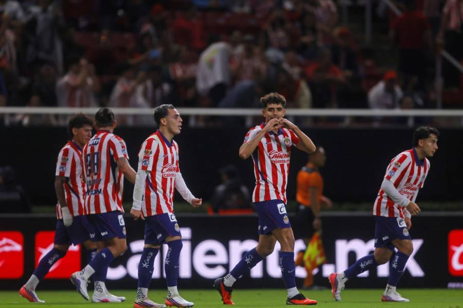 Chivas supera a Tijuana y mantiene su buen paso en el Apertura 