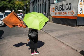 Estacionamientos capitalinos deber&aacute;n informar sobre seguro para proteger veh&iacute;culos