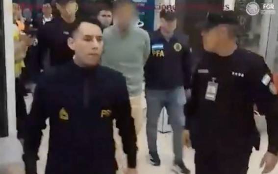 Dan prisi&oacute;n preventiva a contralmirante acusado por tr&aacute;fico de combustible
