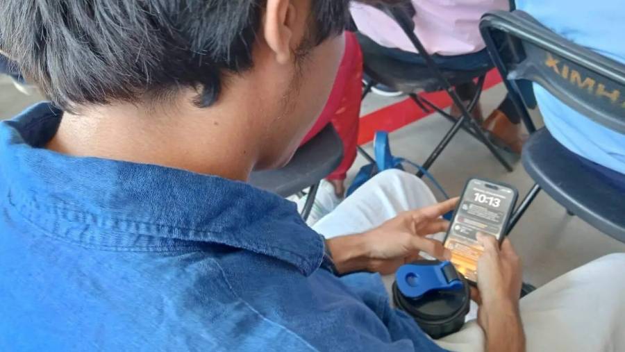 Expertos piden regulación del uso de celulares en escuelas, no prohibición