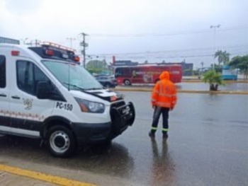 Tormenta local en Guerrero deja afectaciones; Protecci&oacute;n Civil atendi&oacute; reportes