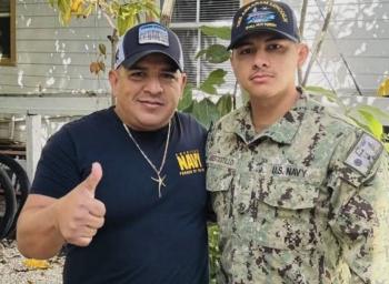 Arrestan en Florida al padre de un marino del USS Abraham Lincoln por ingreso irregular