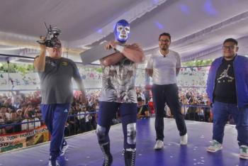 Blue Demon Jr. recibe homenaje en Cuautepec durante funci&oacute;n gratuita de “Barrio en el Ring”