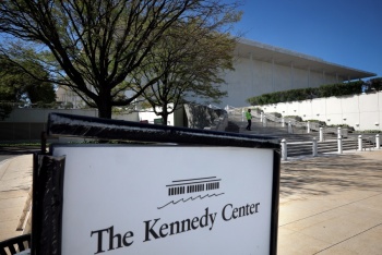 Gobierno Trump menciona la posibilidad de demoler el emblem&aacute;tico Kennedy Center