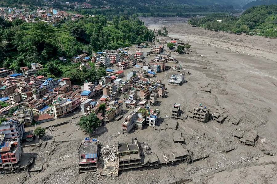 Deslave en frontera Nepal-Tíbet deja al menos 160 muertos y cientos de desaparecidos
