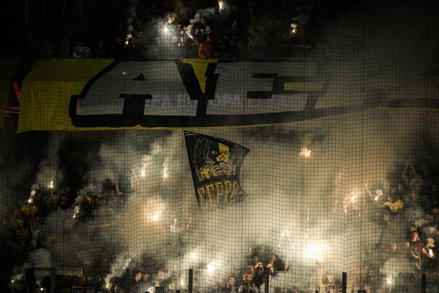 AEK Atenas sella su clasificación a la Champions League con goleada sobre Levski 