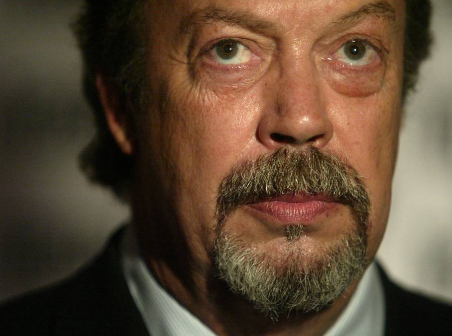 Muere Tim Curry, actor que dejó una huella en el cine, teatro y televisión