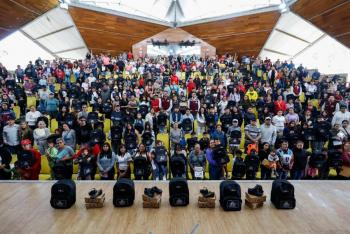 Nezahualc&oacute;yotl entrega mochilas y calzado escolar gratuitos a m&aacute;s de 60 mil estudiantes