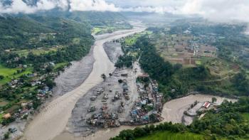 Riada en Nepal deja 359 muertos y cientos de personas desaparecidas