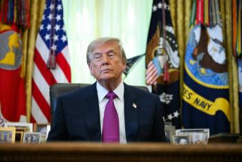 Trump firma un decreto para cambiar el nombre del Lago Ontario a 