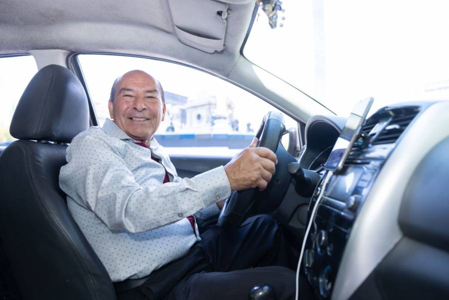 La edad no es un freno: crece 64% la comunidad de conductores mayores de 60 años