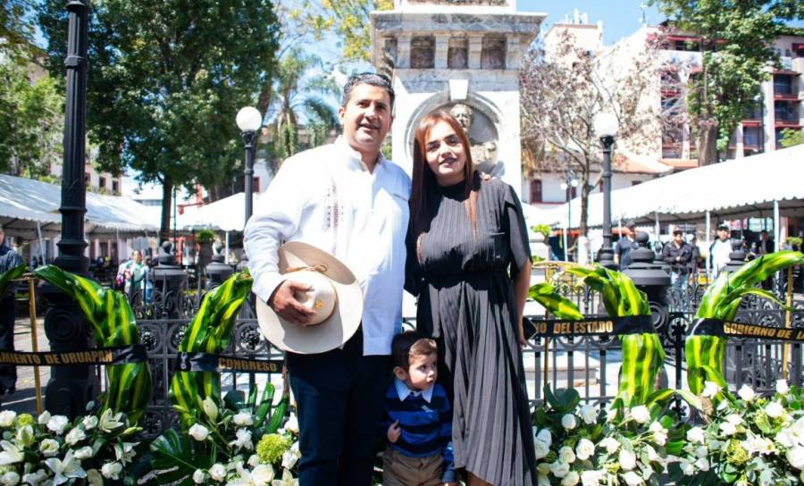 Fiscalía de Michoacán solicita celulares de Carlos Manzo para peritajes en investigación de homicidio