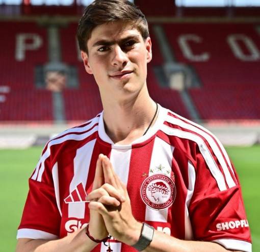 Armando Gonz&aacute;lez deja Chivas y ficha con Olympiacos