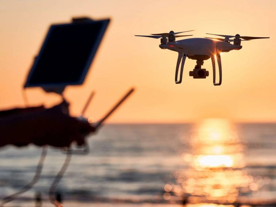 Ejército de Estados Unidos derriba drones de cárteles con láser en Texas