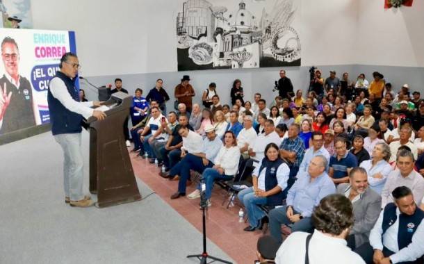 Enrique Correa rinde su segundo informe; reporta la presentaciónn de 55 iniciativas de legislativas