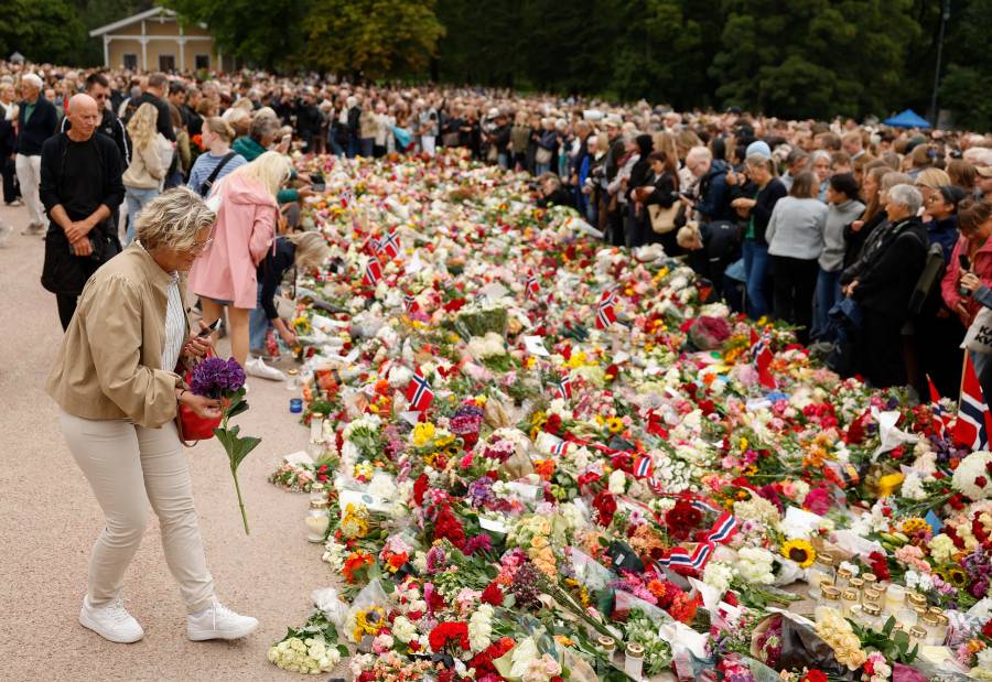 Noruega despide al rey Harald V con muestras de duelo en todo el país