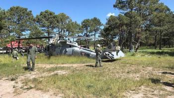 Helic&oacute;ptero de la Fuerza A&eacute;rea Mexicana realiza aterrizaje de emergencia en Durango