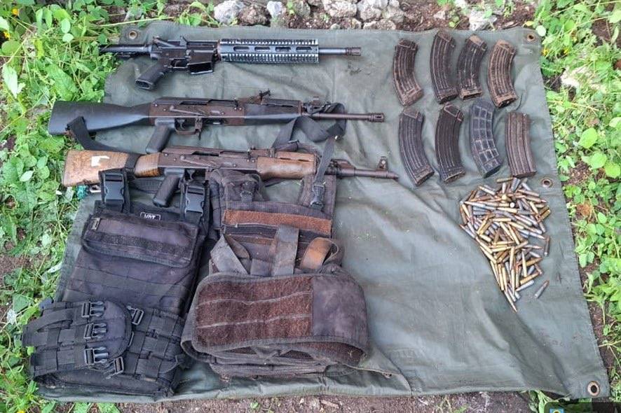 Fuerzas federales aseguran armas, droga y dinero en Sinaloa