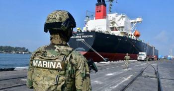 FGR destapa red de huachicol fiscal con ex altos mandos de la Marina