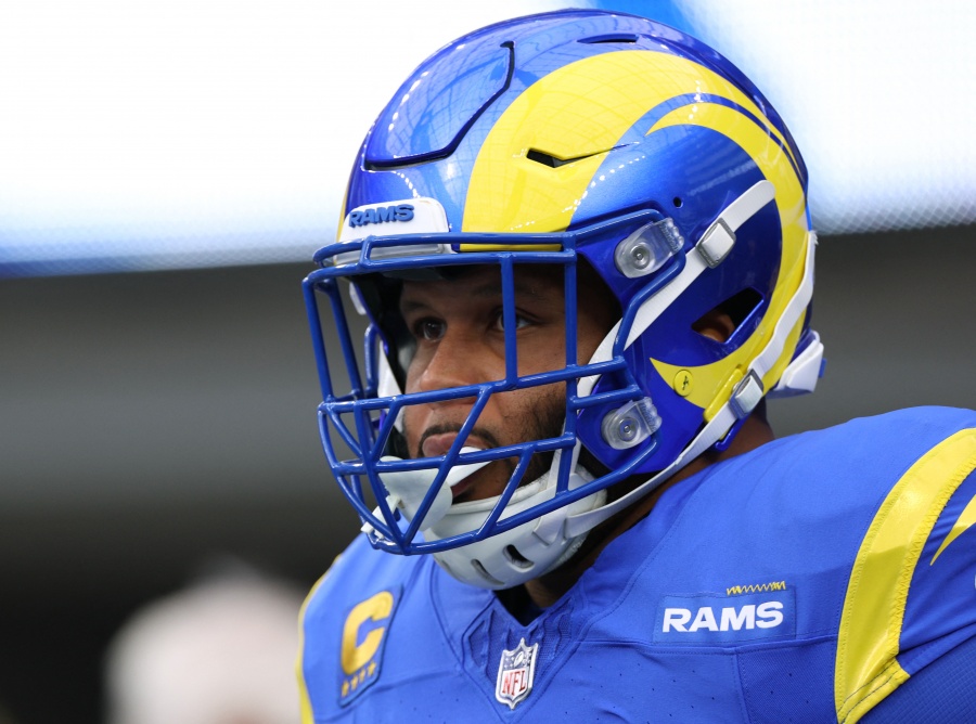 Aaron Donald pone fin a su retiro para volver a los Rams de la NFL