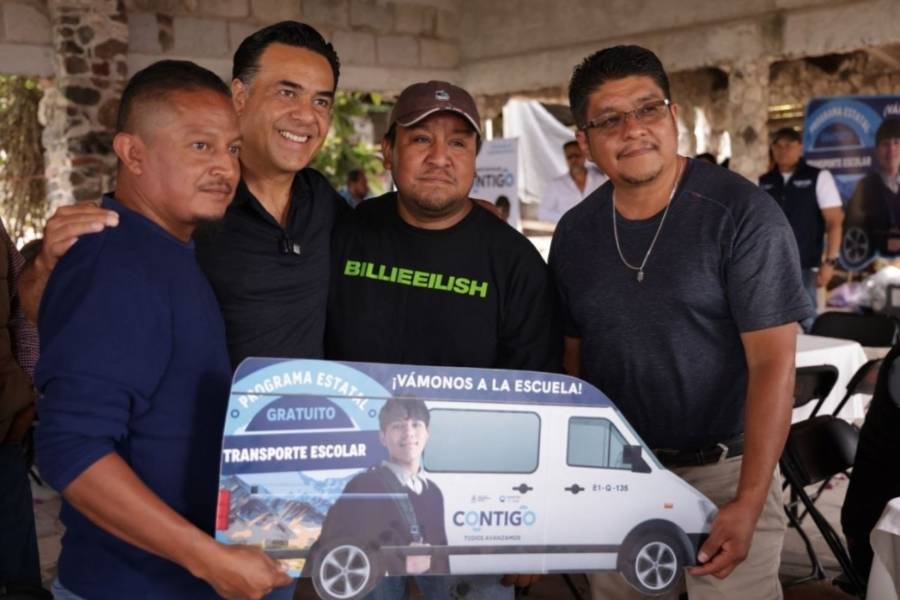 Querétaro entrega uniformes a personal del transporte escolar para el ciclo 2026-2027