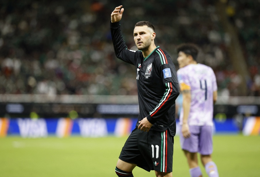 Santiago Giménez deja al AC Milan para iniciar una nueva etapa con el Porto