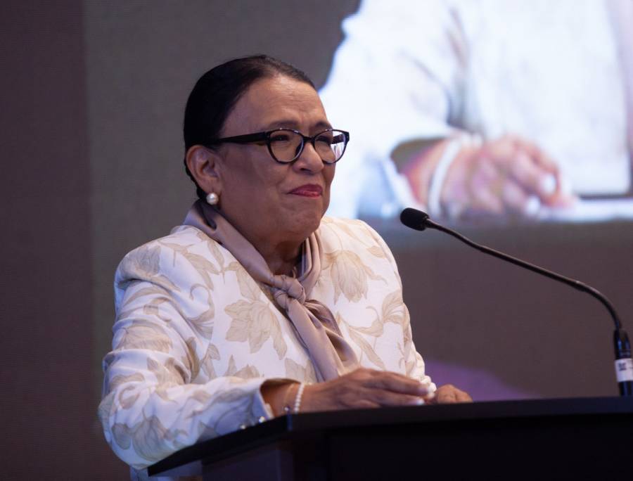 Rosa Icela pide a diputados de Morena evitar intereses personales y mantener la unidad