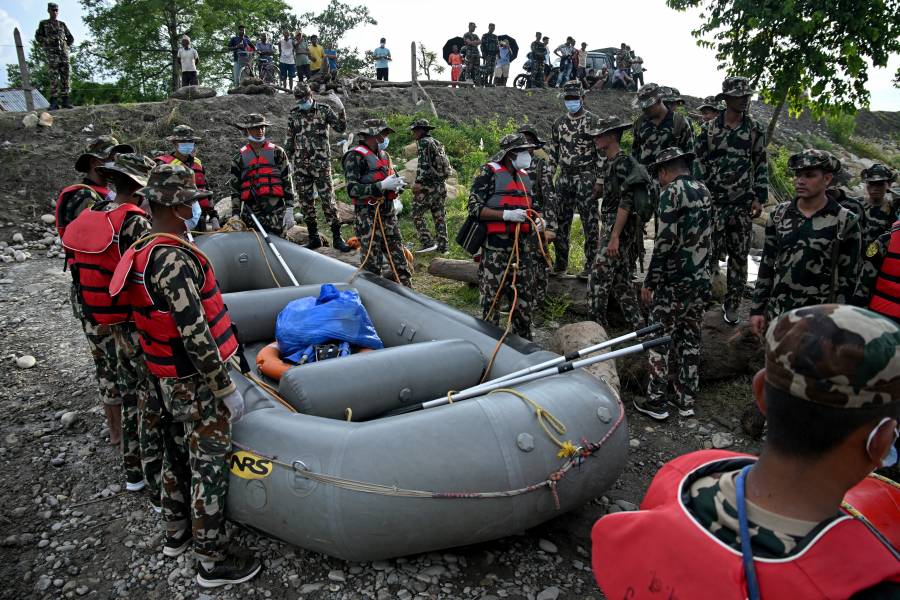 Aumenta a 781 la cifra de muertos por devastadoras inundaciones en Nepal 