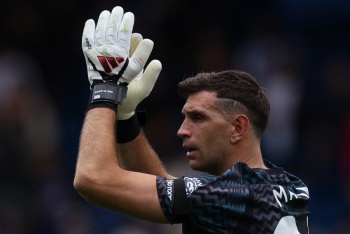 Emiliano Mart&iacute;nez deja al Aston Villa y se incorpora al Chelsea