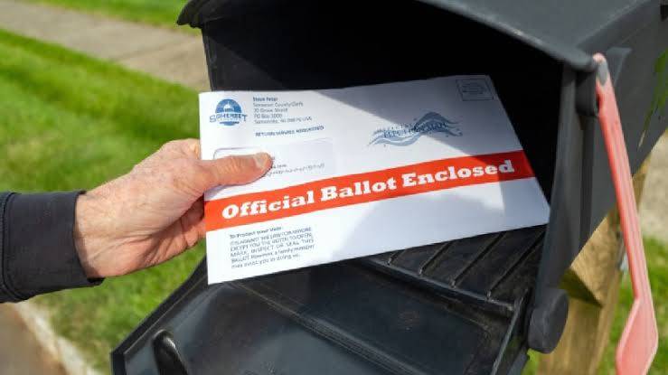 Jueza federal mantiene bloqueo a reforma de Trump sobre voto por correo