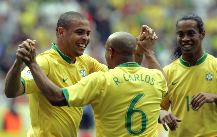 Ronaldo y Roberto Carlos compran peque&ntilde;o club de f&uacute;tbol en Brasil