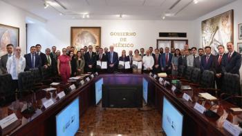 Sheinbaum renueva acuerdo con gasolineros para mantener estabilidad en precios de combustibles