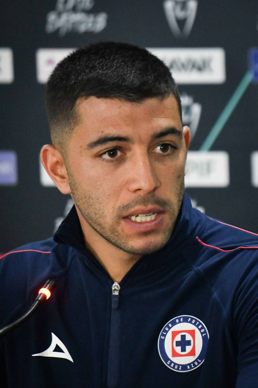 Se cae fichaje de Erik Lira con M&oacute;naco y permanecer&aacute; en Cruz Azul