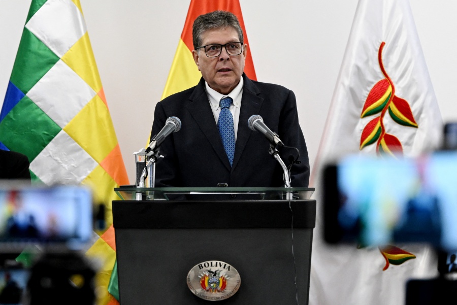 Gobierno de Bolivia pone bajo su supervisión a petrolera estatal por crisis de combustibles