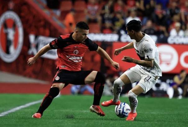 “Morita” cobra dos penales y Xolos derrot&oacute; a Pumas