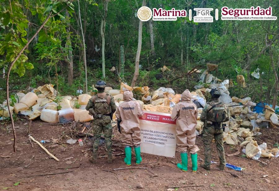 Marina destruye laboratorio clandestino de metanfetamina en Sinaloa