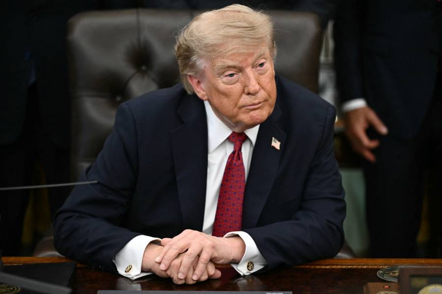 Trump plantea rebautizar el estrecho de Ormuz en medio de la tensión con Irán