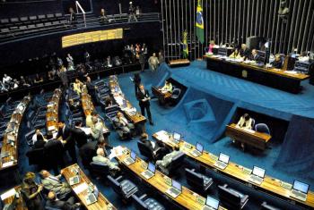 Senado de Brasil aprueba reduccioacuten de semana laboral a cinco diacuteas