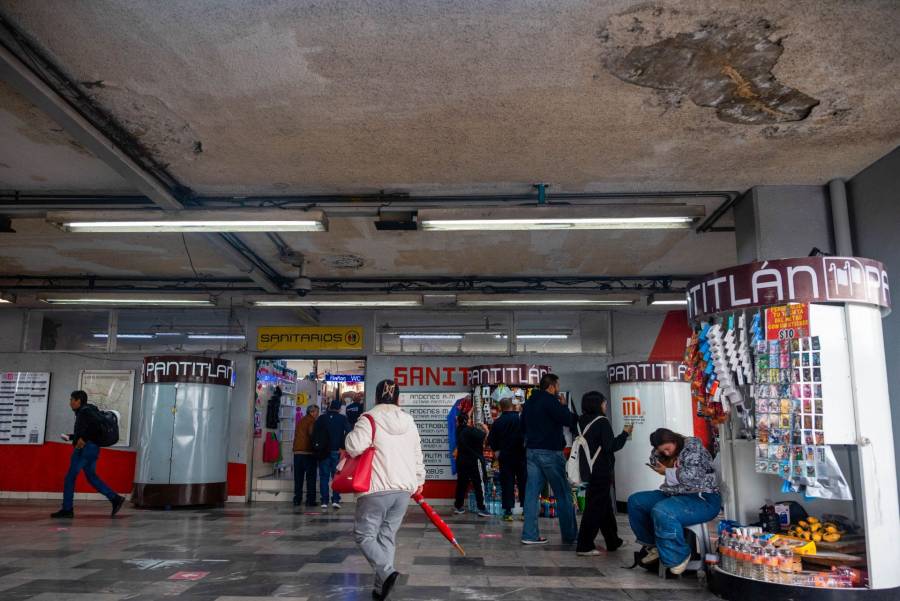 Personal del STC auxilia a mujer tras incidente en estación Pantitlán