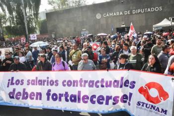 Trabajadores del STUNAM bloquean accesos a San L&aacute;zaro por demanda salarial