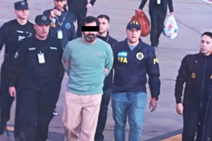 Excontralmirante Farías Laguna acusa a FGR de pruebas falsas en caso de huachicol fiscal
