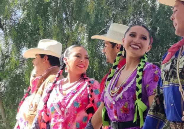 Compañía Folklórica de la UAQ festeja 60 años con música