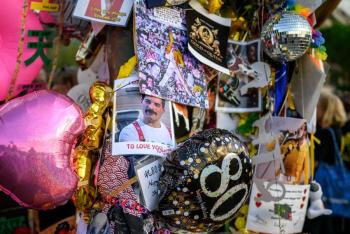 Fan&aacute;ticos celebran en Suiza el 80 cumplea&ntilde;os de Freddie Mercury