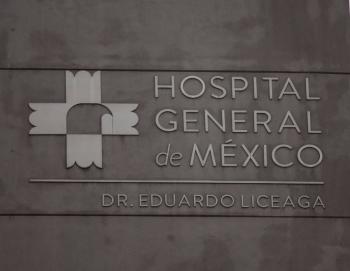Residentes del Hospital General de Meacutexico bloquean Avenida Cuauhteacutemoc por brote de salmonela